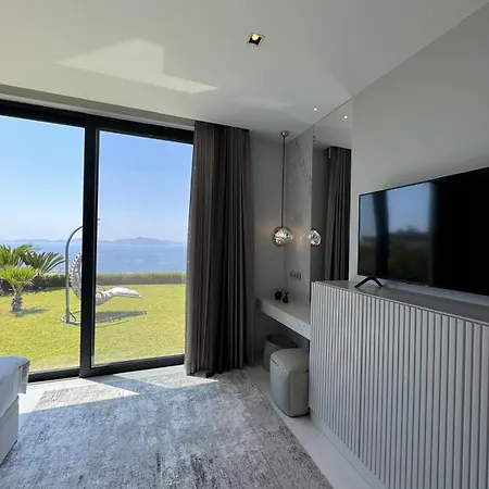 Villa Lamia *